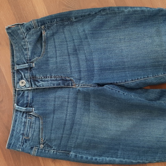 SANTANA High Waist, Cropped Mom Jean - Very Soft Denim - Women's Size 8 - Picture 3 of 6